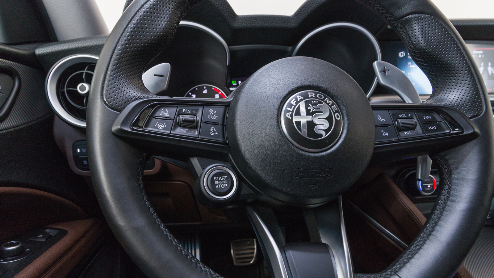 Alfa Romeo Stelvio Diesel: Ιταλική κομψότητα με σκοτσέζικη οικονομία